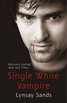 Couverture du livre « Single White Vampire » de Lynsay Sands aux éditions Victor Gollancz