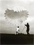 Couverture du livre « Margaret bourke-white twenty parachutes » de  aux éditions Nazraeli