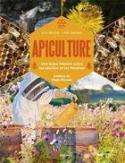 Couverture du livre « Apiculture : une brève histoire entre les abeilles et les hommes » de Eric Mouzat et Joel Damase aux éditions Artemis