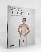 Couverture du livre « New on the catwalk : emerging fashion labels » de Patrice Farameh aux éditions Daab