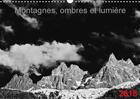 Couverture du livre « Montagnes ombres et lumiere calendrier mural 2018 din a3 hor - images de montagnes en noir et » de Saleh L aux éditions Calvendo