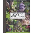 Couverture du livre « Le petit Larousse du jardin ; mois par mois » de  aux éditions Larousse