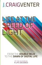 Couverture du livre « Life at the Speed of Light » de J. Craig Venter aux éditions Little Brown Book Group Digital