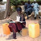 Couverture du livre « L'eau à palabres ; Sénégal » de Elisabeth Lambert et Daniel Estades aux éditions Garde Temps