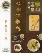 Couverture du livre « Pasta ; 100 recettes filmées pas à pas » de Laura Zavan aux éditions Marabout