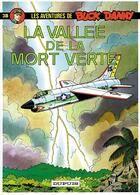 Couverture du livre « Les aventures de Buck Danny Tome 38 : la vallée de la mort verte » de Jean-Michel Charlier et Victor Hubinon aux éditions Dupuis