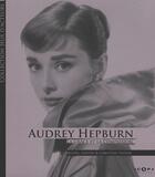 Couverture du livre « Audrey Hepburn ; la grâce et la compassion » de Christian Viviani et Michel Cieutat aux éditions Scope