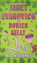 Couverture du livre « LOVE IN A NUTSHELL » de Janet Evanovich aux éditions St Martin's Press