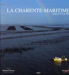 Couverture du livre « La Charente-Maritime entre ciel et mer » de Texier Richard aux éditions Michel Lafon