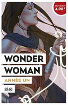 Couverture du livre « Wonder Woman : année un » de Greg Rucka et Nicola Scott aux éditions Urban Comics
