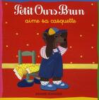 Couverture du livre « Petit Ours Brun aime sa casquette » de  aux éditions Bayard Jeunesse