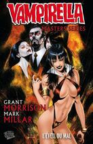 Couverture du livre « Vampirella classic t.1 ; l'éveil du mal » de Grant Morrison et Louis Small Jr et Amanda Conner et Mark Millar aux éditions Panini
