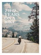 Couverture du livre « Two years on a bike » de Doolaard Martijn aux éditions Dgv