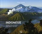 Couverture du livre « Indonésie ; visions d'un voyageur entre mers et volcans » de Olivier Lelievre aux éditions Transboreal