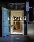 Couverture du livre « Living with art in belgium » de D'Arenberg Frescobal aux éditions Lannoo