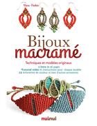 Couverture du livre « Bijoux en macramé ; techniques et modèles originaux » de Patrizia Valsecchi aux éditions Nuinui