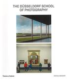 Couverture du livre « The dusseldorf school of photography » de Stefan Gronert aux éditions Thames & Hudson