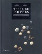 Couverture du livre « Terre de poivres ; baies, graines et follicules du monde » de Erwann Kerros et Benedicte Bortoli aux éditions La Martiniere