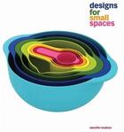 Couverture du livre « Designs for small spaces » de Jennifer Hudson aux éditions Laurence King