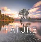 Couverture du livre « Calendrier mural incroyable nature 2017 » de  aux éditions Hugo Image