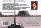 Couverture du livre « La Grande Motte, pour la petite histoire... » de Pierre Pillet et Elsa Schellhase-Monteiro aux éditions Point Virgule