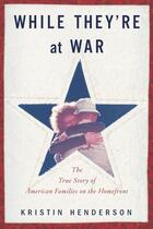 Couverture du livre « While They're At War » de Henderson Kristin aux éditions Houghton Mifflin Harcourt