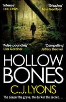 Couverture du livre « Hollow Bones » de Lyons C J aux éditions Little Brown Book Group Digital