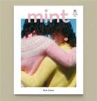 Couverture du livre « Mint n 23 : hiver 2021 - calins » de  aux éditions Mint Magazine