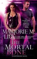 Couverture du livre « The Mortal Bone » de Liu Marjorie M. aux éditions Penguin Group Us