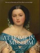 Couverture du livre « At home in a museum /anglais » de Ulrike Muller aux éditions Hannibal