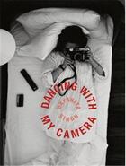 Couverture du livre « Dayanita Singh : dancing with the camera » de Dayanita Singh aux éditions Hatje Cantz