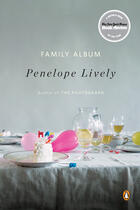 Couverture du livre « Family Album » de Penelope Lively aux éditions Penguin Group Us