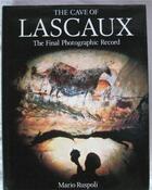 Couverture du livre « The cave of Lascaux ; the final photographic record » de Mario Ruspoli aux éditions Thames & Hudson