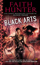 Couverture du livre « Black Arts » de Faith Hunter aux éditions Penguin Group Us