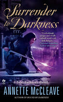 Couverture du livre « Surrender to Darkness » de Mccleave Annette aux éditions Penguin Group Us