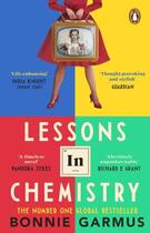 Couverture du livre « LESSONS IN CHEMISTRY » de Bonnie Garmus aux éditions Random House Uk