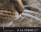 Couverture du livre « À la ferme de tout près » de Nicolette Humbert aux éditions La Joie De Lire