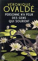 Couverture du livre « Personne n'a peur des gens qui sourient » de Veronique Ovalde aux éditions J'ai Lu